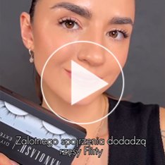 Women sharing their experience with Nanolash